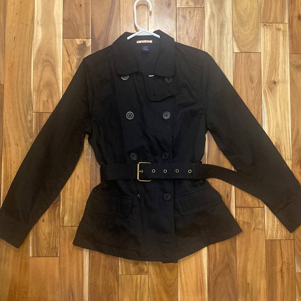 Black Light-weight Coat with Belt